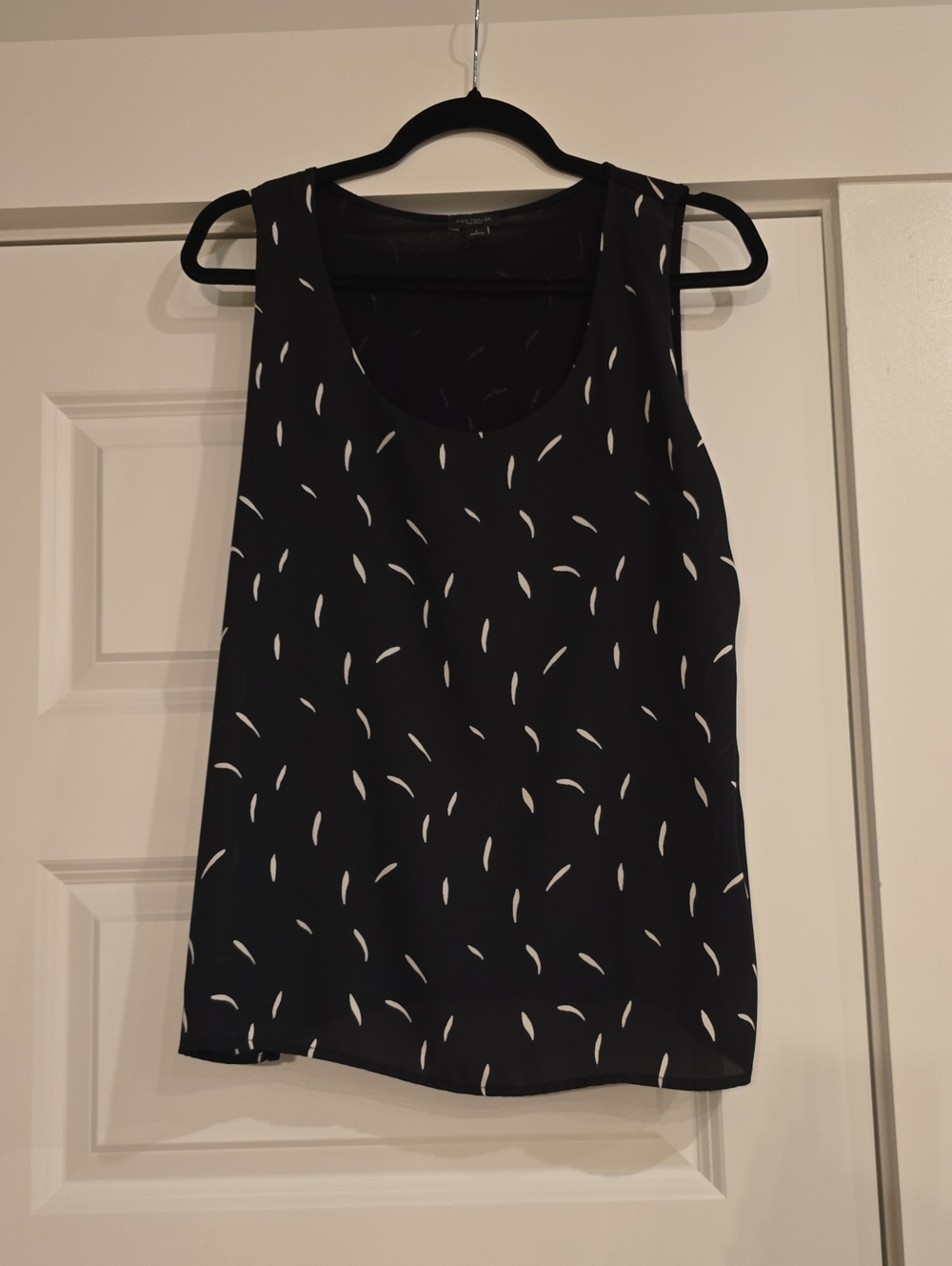Sleeveless Black Printed Tank Top - White Dash Pattern